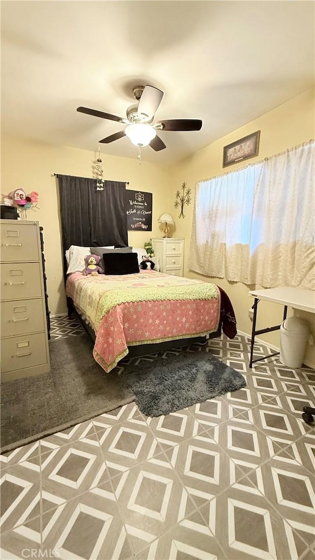 bedroom featuring ceiling fan