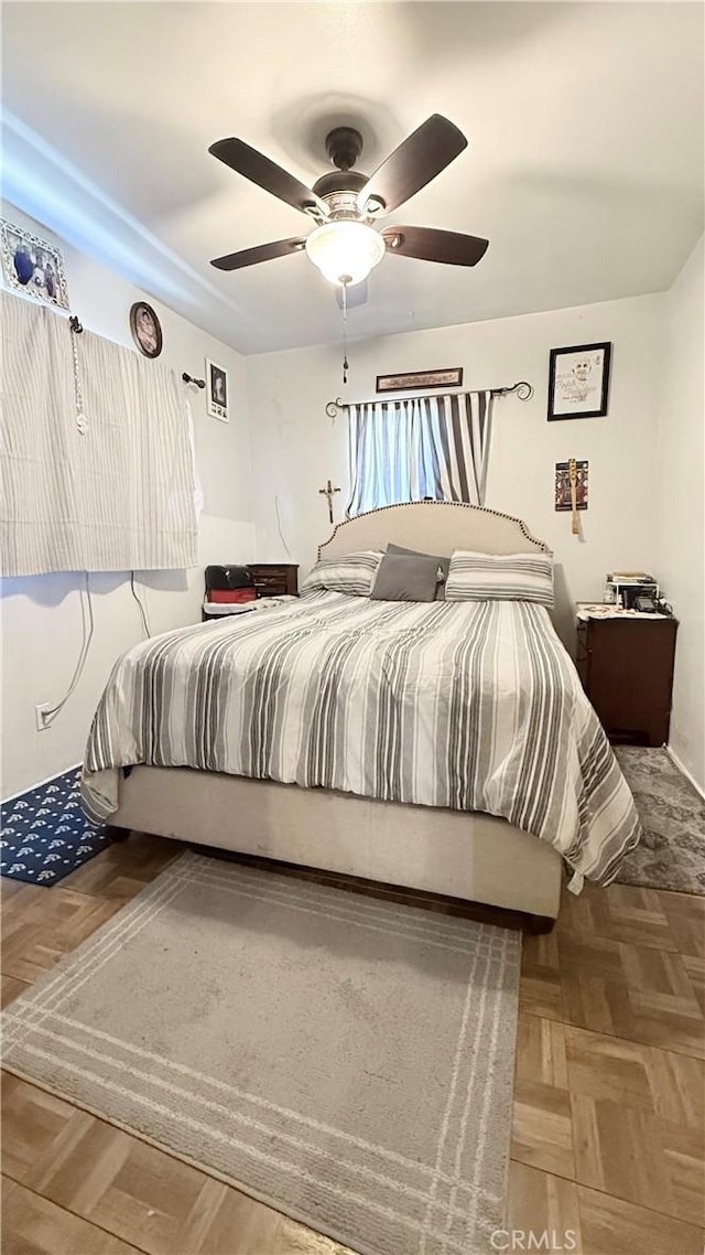 bedroom with ceiling fan