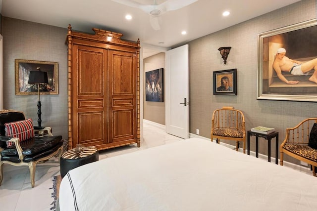 bedroom featuring ceiling fan