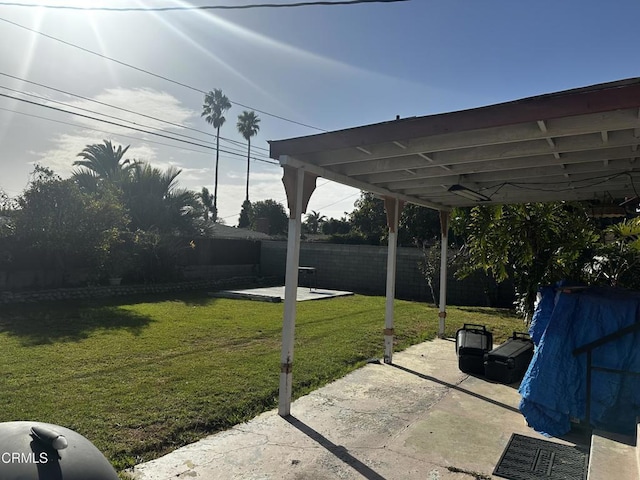 view of yard with a patio