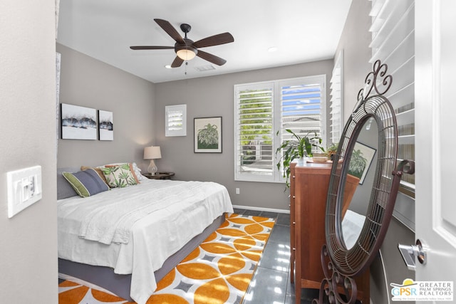 bedroom with ceiling fan