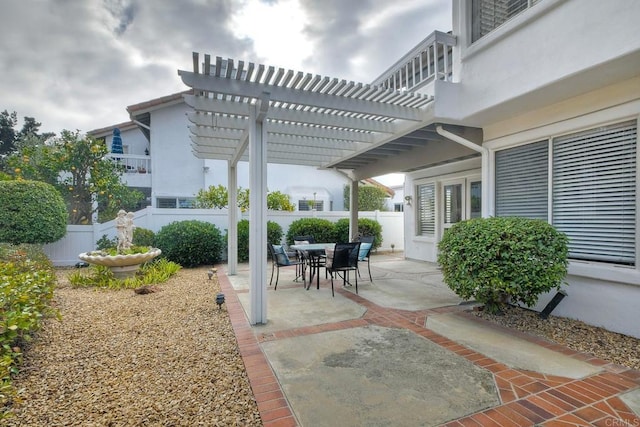 view of patio featuring a pergola