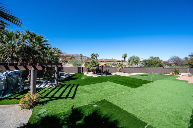 view of yard featuring a pergola