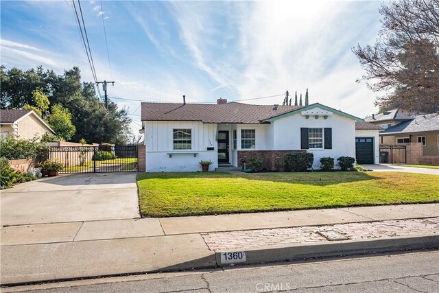 view of front of property with a front yard