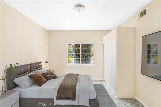 bedroom featuring carpet flooring