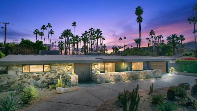 view of front of house featuring a garage