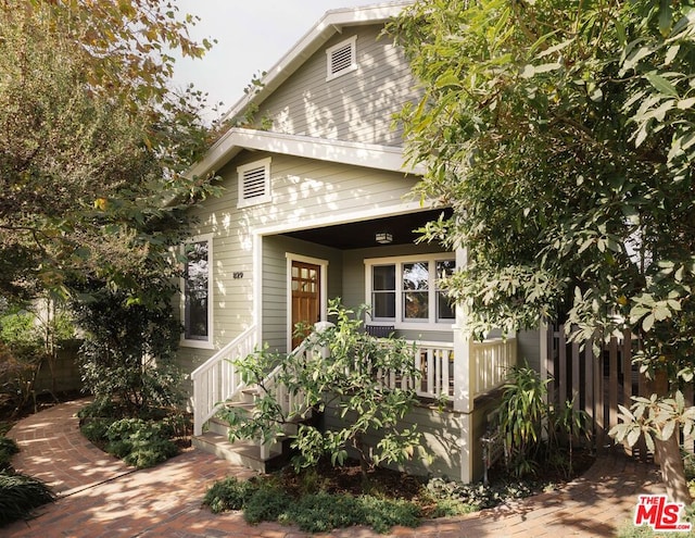 view of front of property featuring a porch