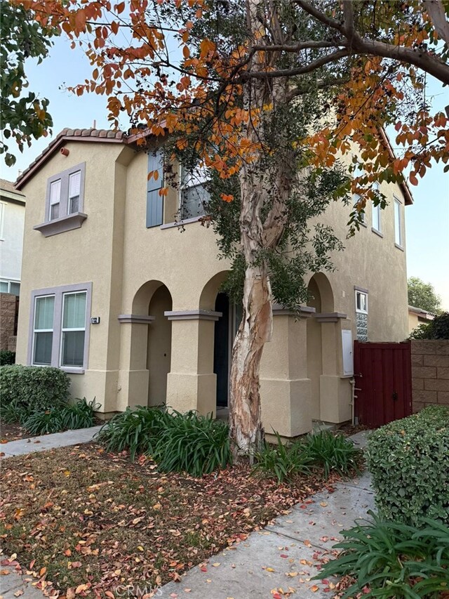 view of front of property