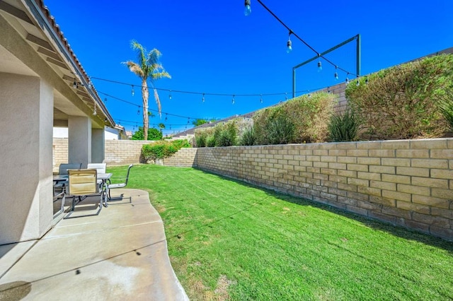 view of yard with a patio