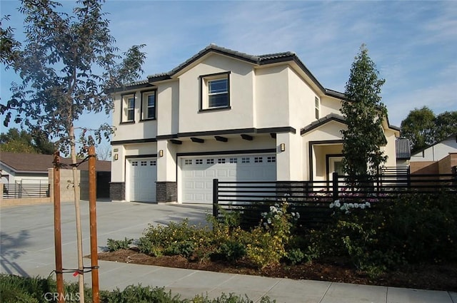 view of front facade featuring a garage