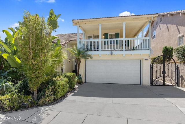 view of front of house featuring a garage