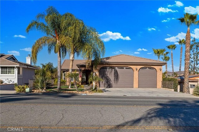 view of front facade with a garage