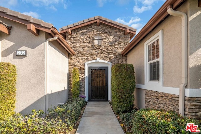 view of entrance to property