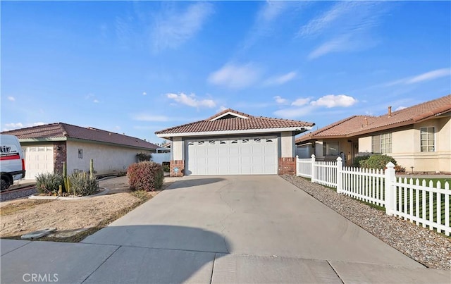 view of front facade featuring a garage