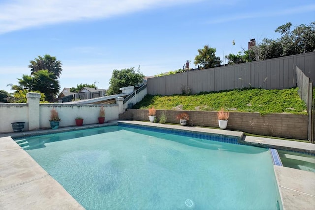 view of swimming pool