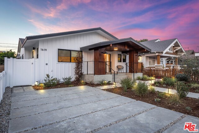 view of front of home with covered porch