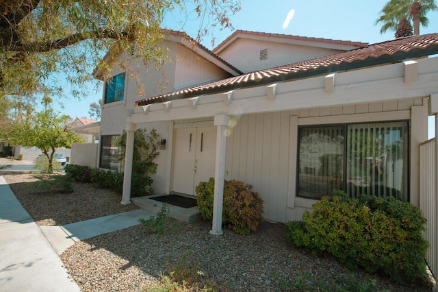 view of front of property