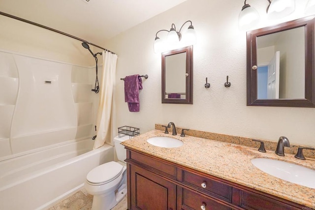 full bathroom featuring shower / bath combo with shower curtain, toilet, and vanity