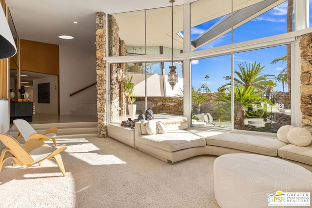 sunroom with vaulted ceiling