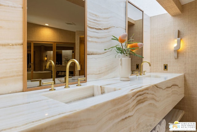 bathroom featuring sink