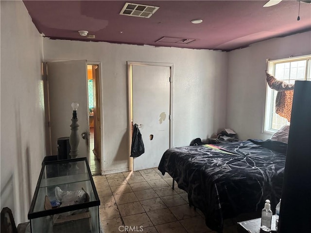 bedroom with ceiling fan