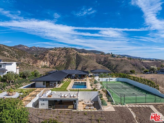 bird's eye view with a mountain view