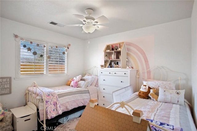 bedroom with ceiling fan