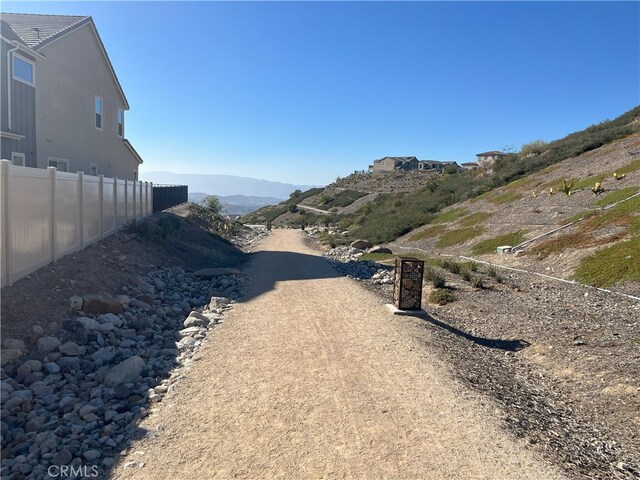 view of yard with a mountain view