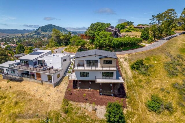 bird's eye view with a mountain view