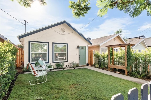 view of front of house with a front yard