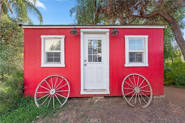 view of outbuilding