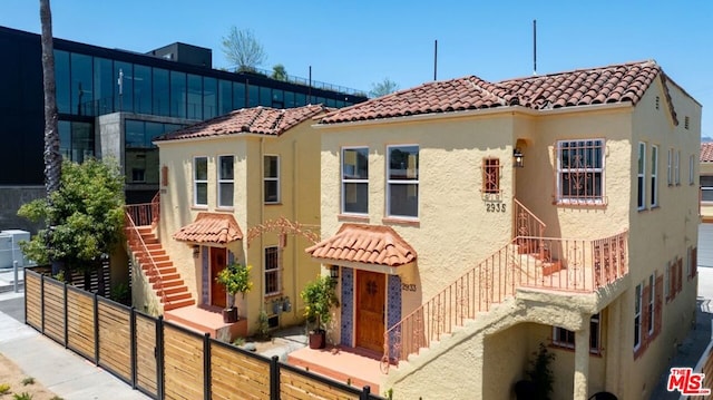 view of mediterranean / spanish-style house