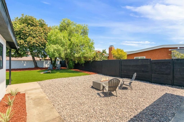 view of yard featuring a patio