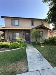 view of front of house featuring a front yard