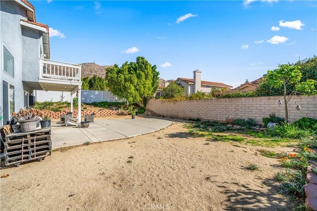 view of yard with a patio