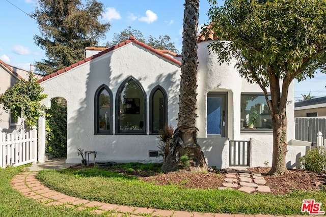 view of mediterranean / spanish-style house