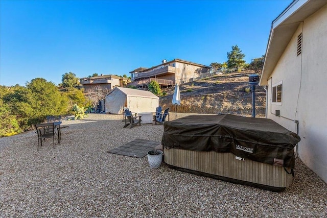 view of yard featuring a patio area