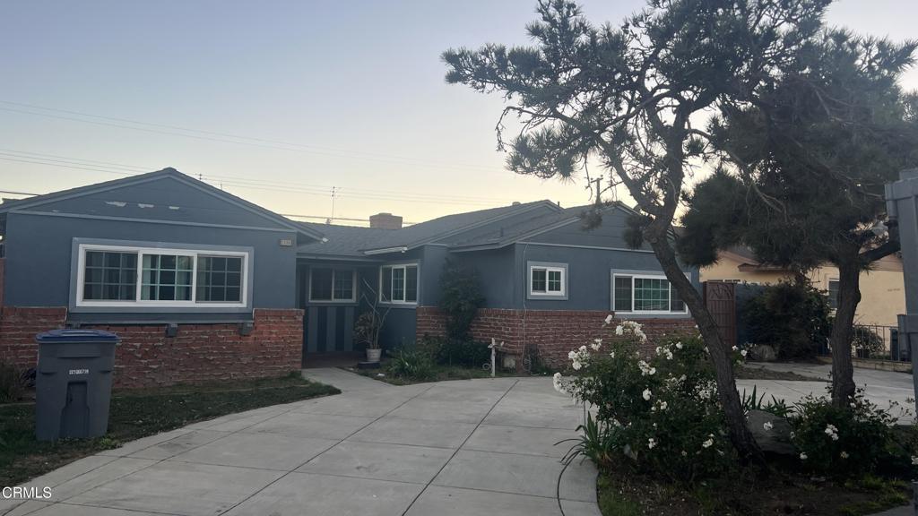 view of front of house with a patio