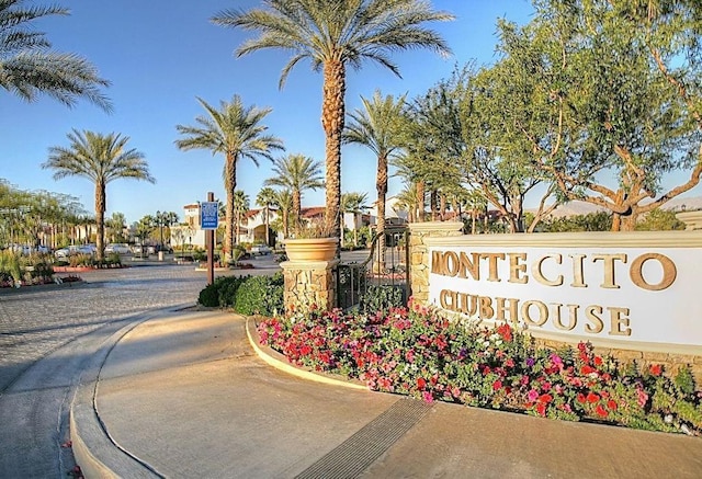 view of community / neighborhood sign