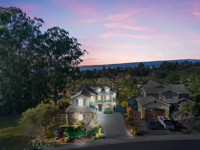 view of aerial view at dusk