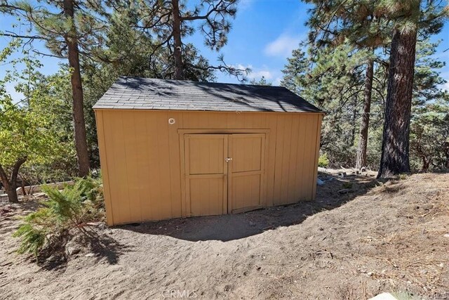 view of outbuilding