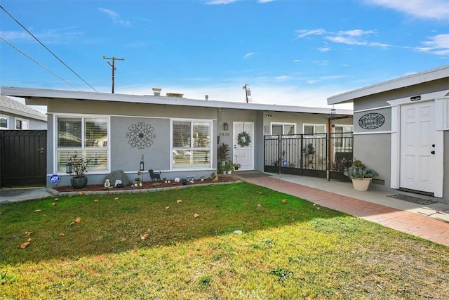 view of front of property with a front yard