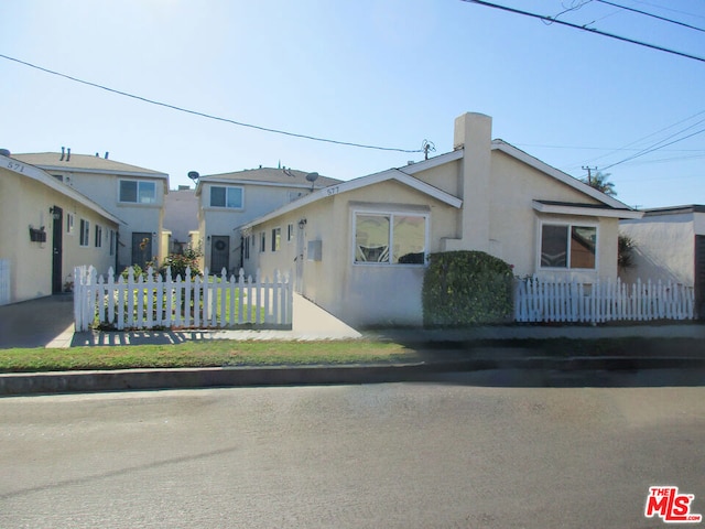 view of front facade