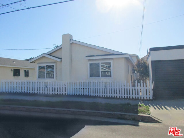 view of front facade