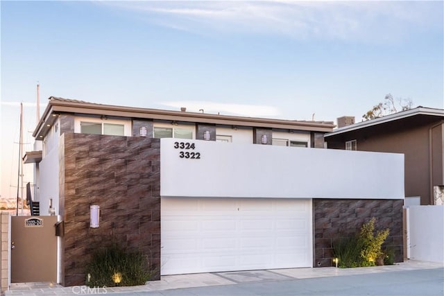 view of front facade featuring a garage