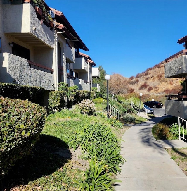 view of property's community featuring a mountain view