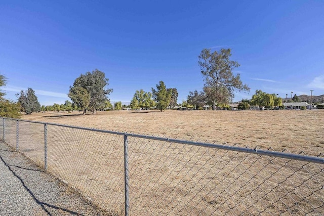 view of yard featuring a rural view