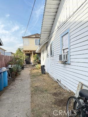 view of home's exterior