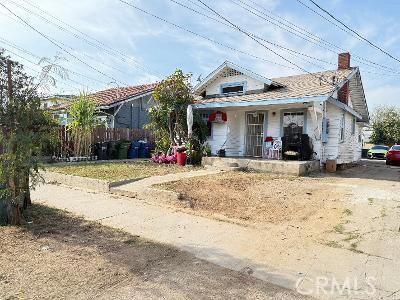 view of front of property with covered porch