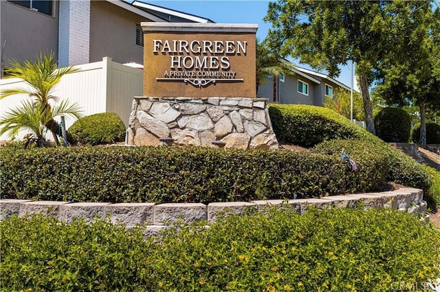 view of community / neighborhood sign